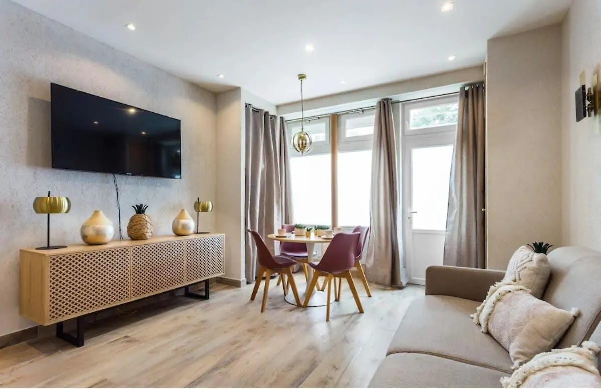 Nation Charonne Beautiful Apartment 4P 1Br contacts
